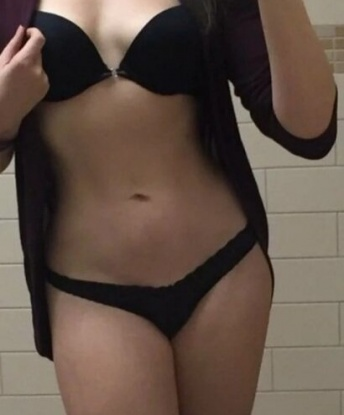 Анастасия, 23 года, 2 размер груди